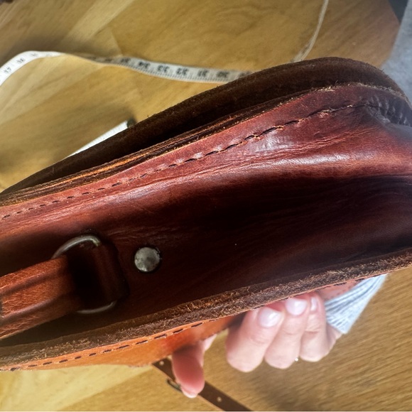Handcrafted Brown Leather Crossbody saddle Bag - Picture 6 of 8